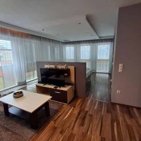 Unicorniselit Apartmanok Eger Esterno foto