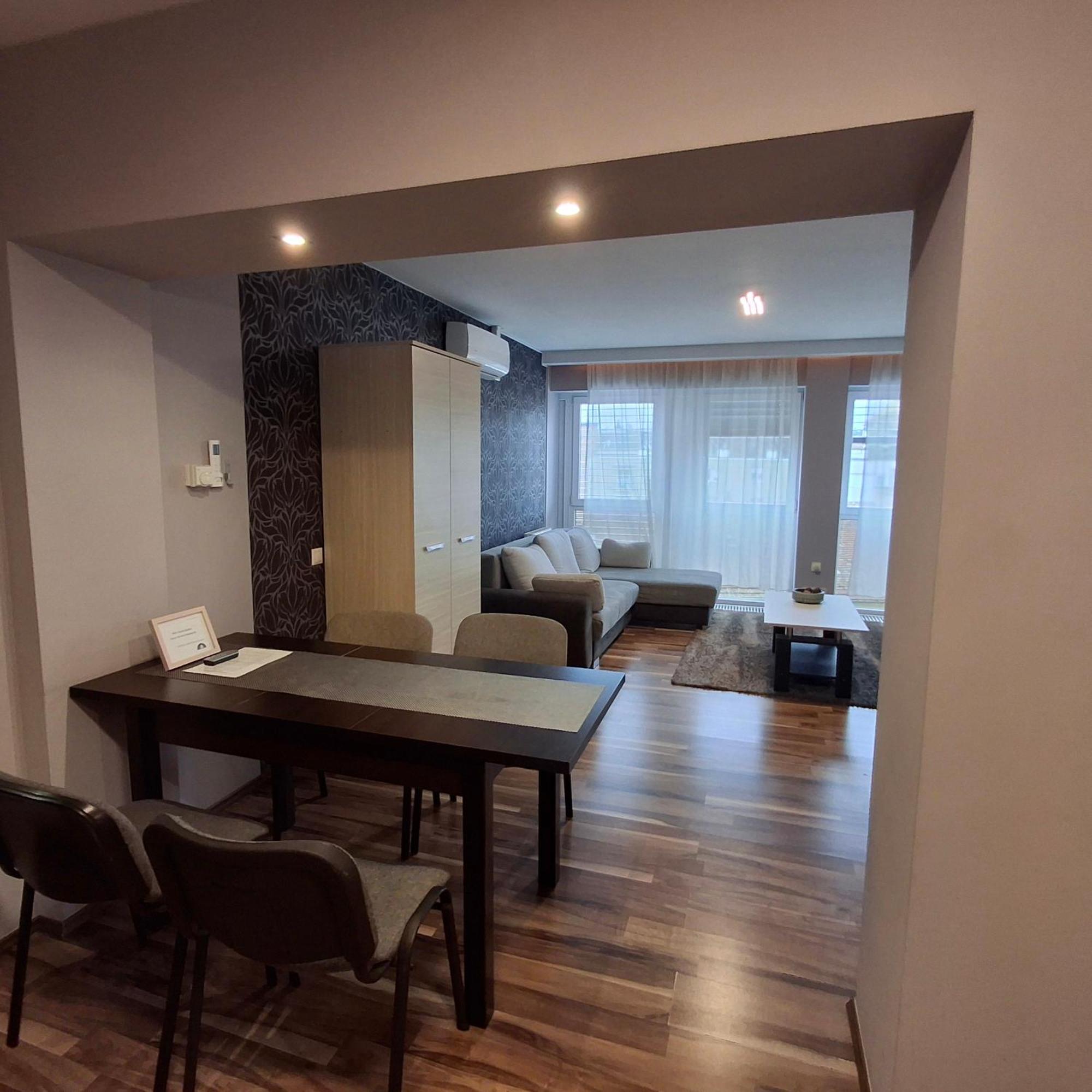 Unicorniselit Apartmanok Eger Esterno foto