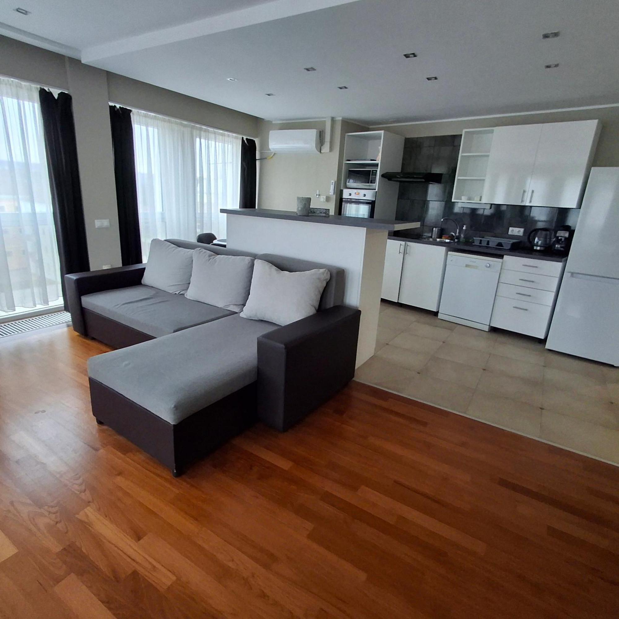 Unicorniselit Apartmanok Eger Esterno foto
