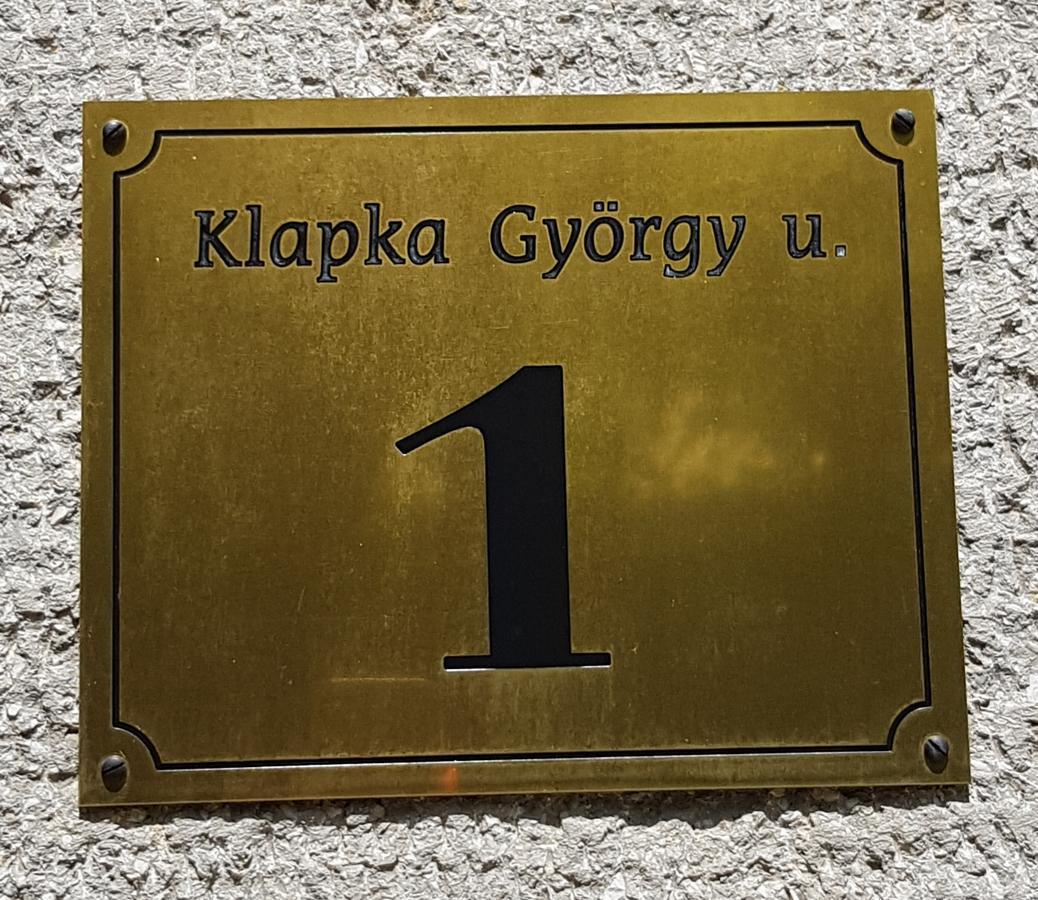 Unicorniselit Apartmanok Eger Esterno foto